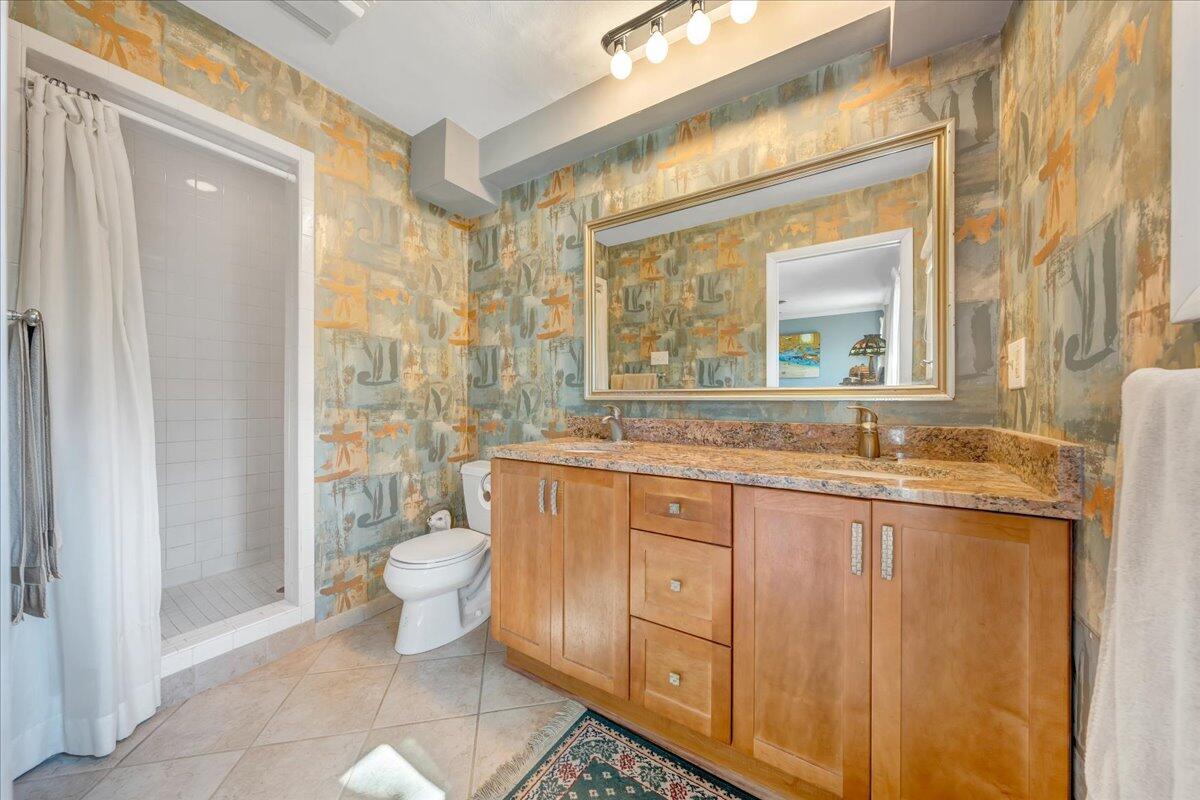 5126 Red Stag Road Roanoke, VA 24018 - Photo 54 of 66 MASTER BATH!