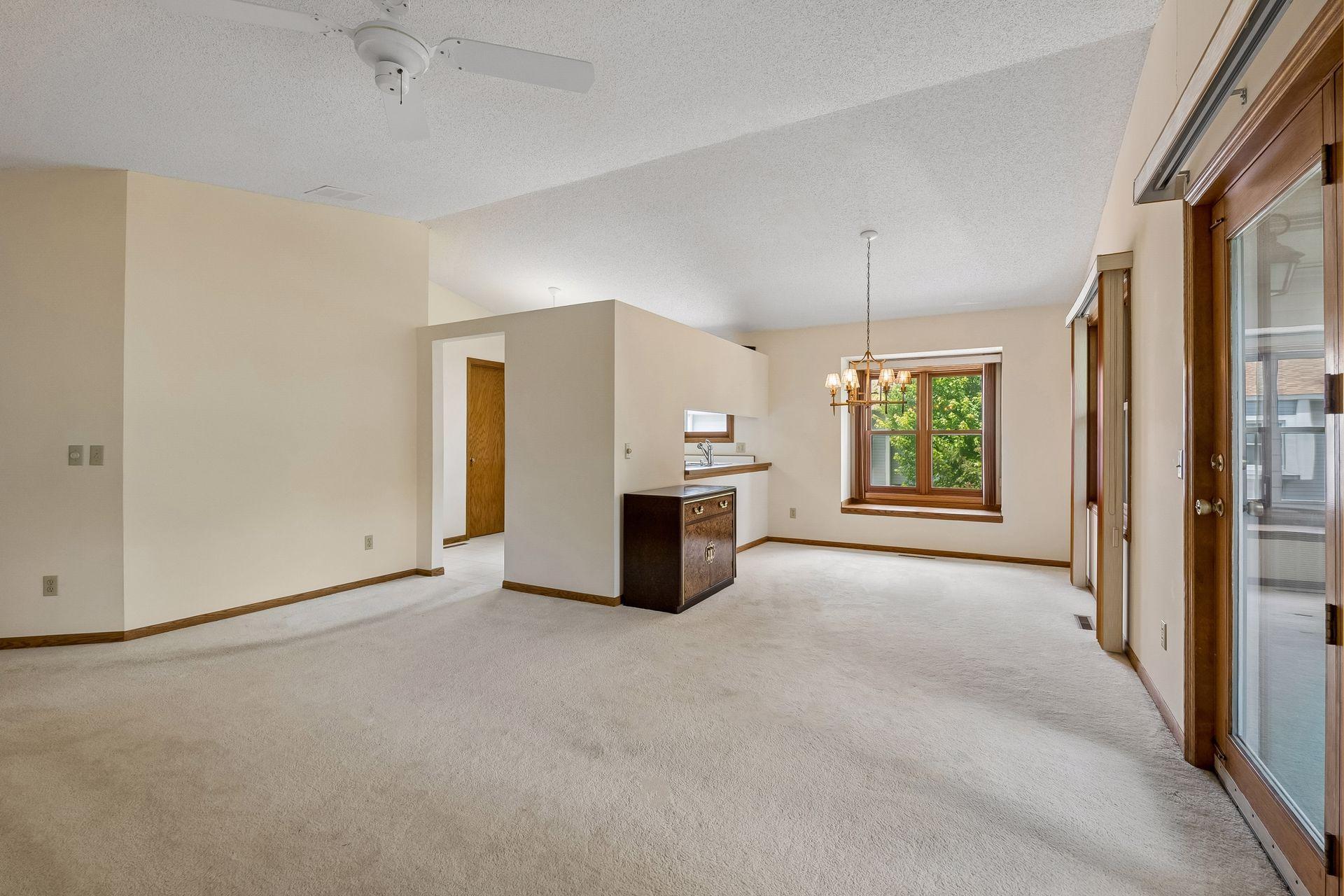 5317 Highpointe Terrace Bloomington, MN 55437 - Photo 3 of 25