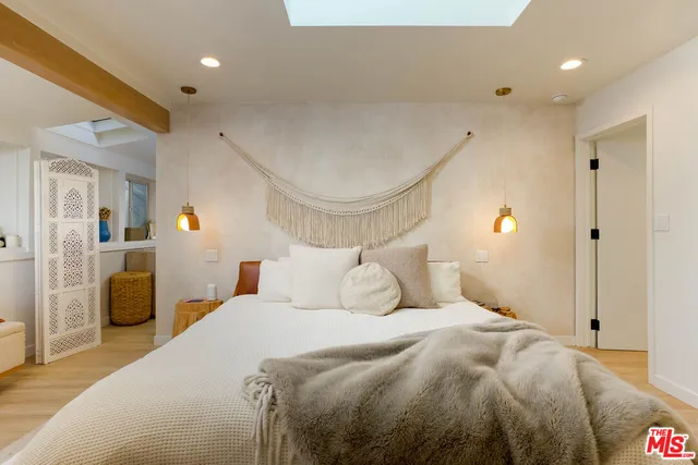 $1,850,000 | 1906 North Beverly Glen Boulevard, Los Angeles, CA 90077