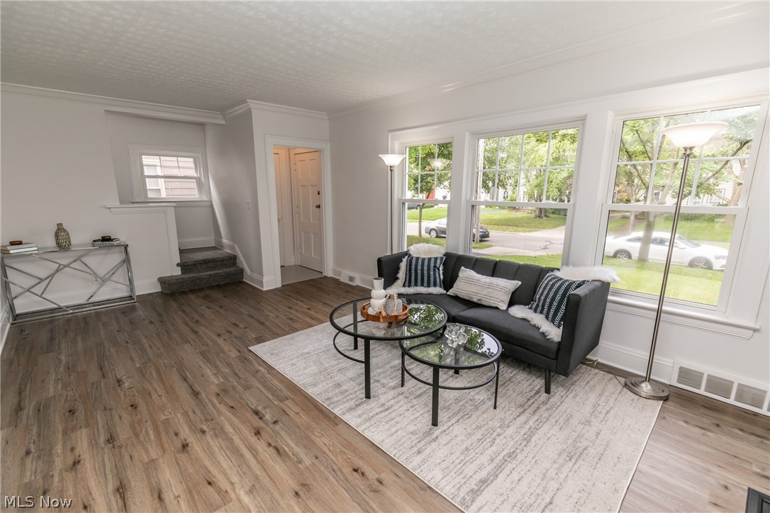 3571 Avalon Road Cleveland, OH 44120 - Photo 3 of 35 Gallery Image 3