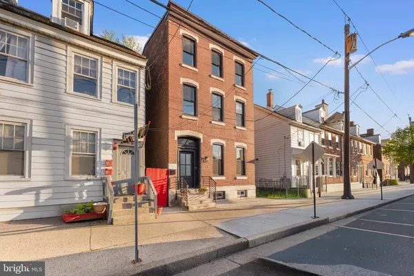 $499,000 | 122 East Broad Street, Burlington, NJ 08016