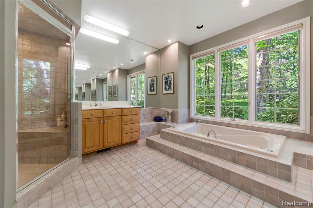 2323 Addaleen Road Highland, MI 48357 - Photo 46 of 70