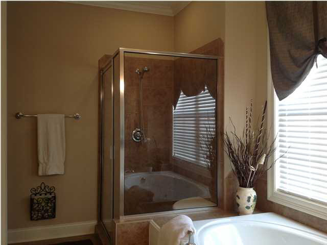 407 Edgewood Crossing Brandon, MS 39042 - Photo 14 of 25 Large shower and jetted tub
