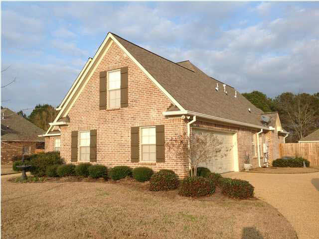 407 Edgewood Crossing Brandon, MS 39042 - Photo 3 of 25 Large driveway and side entry garage