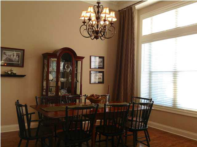 407 Edgewood Crossing Brandon, MS 39042 - Photo 4 of 25 Spacious and inviting dining area