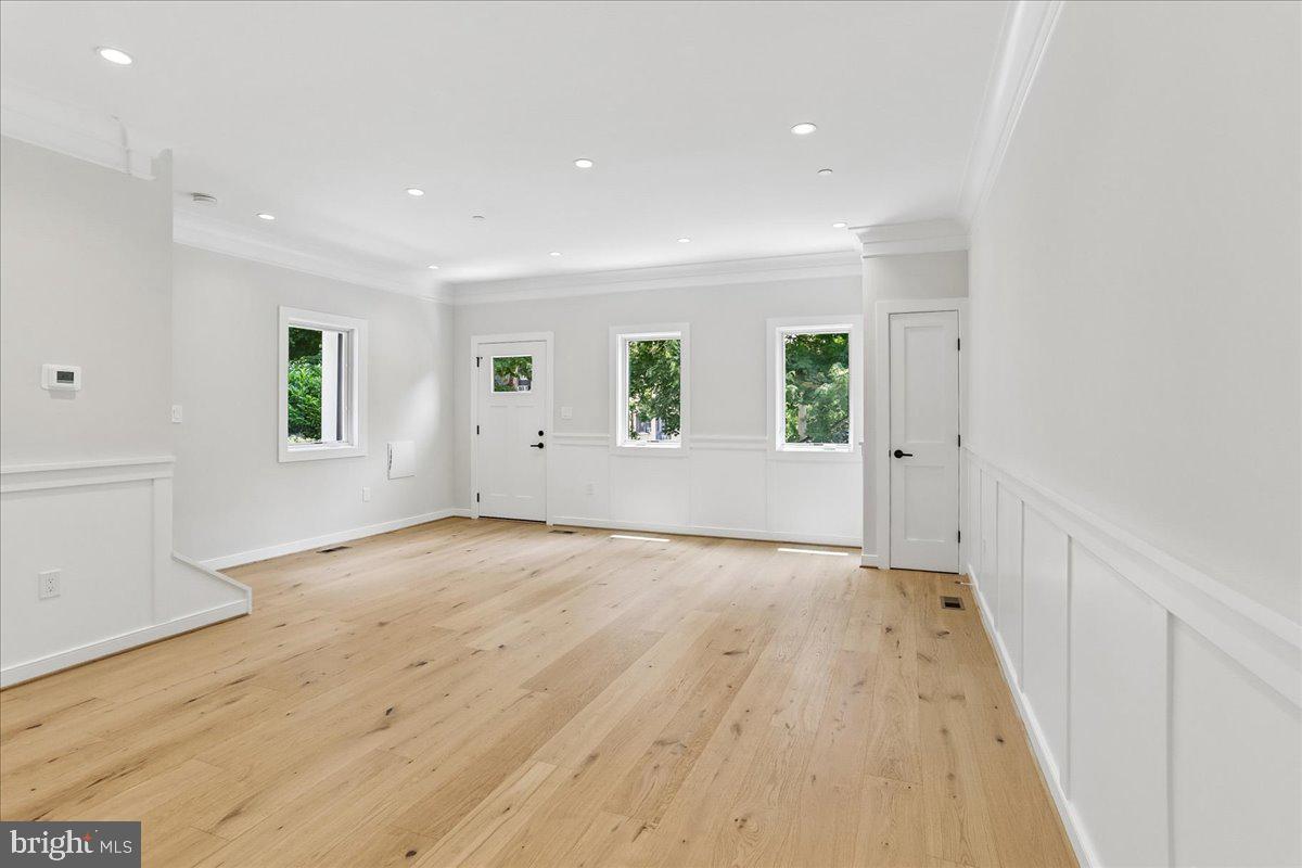 3929 Fulton Street Northwest, Unit A Washington, DC 20007 - Photo 17 of 79 Main Level
