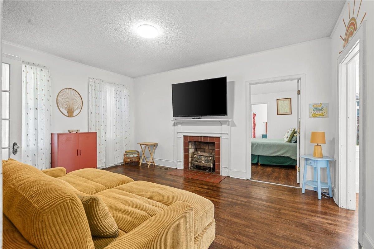 803 South Limestone Street Gaffney, SC 29340 - Photo 10 of 42