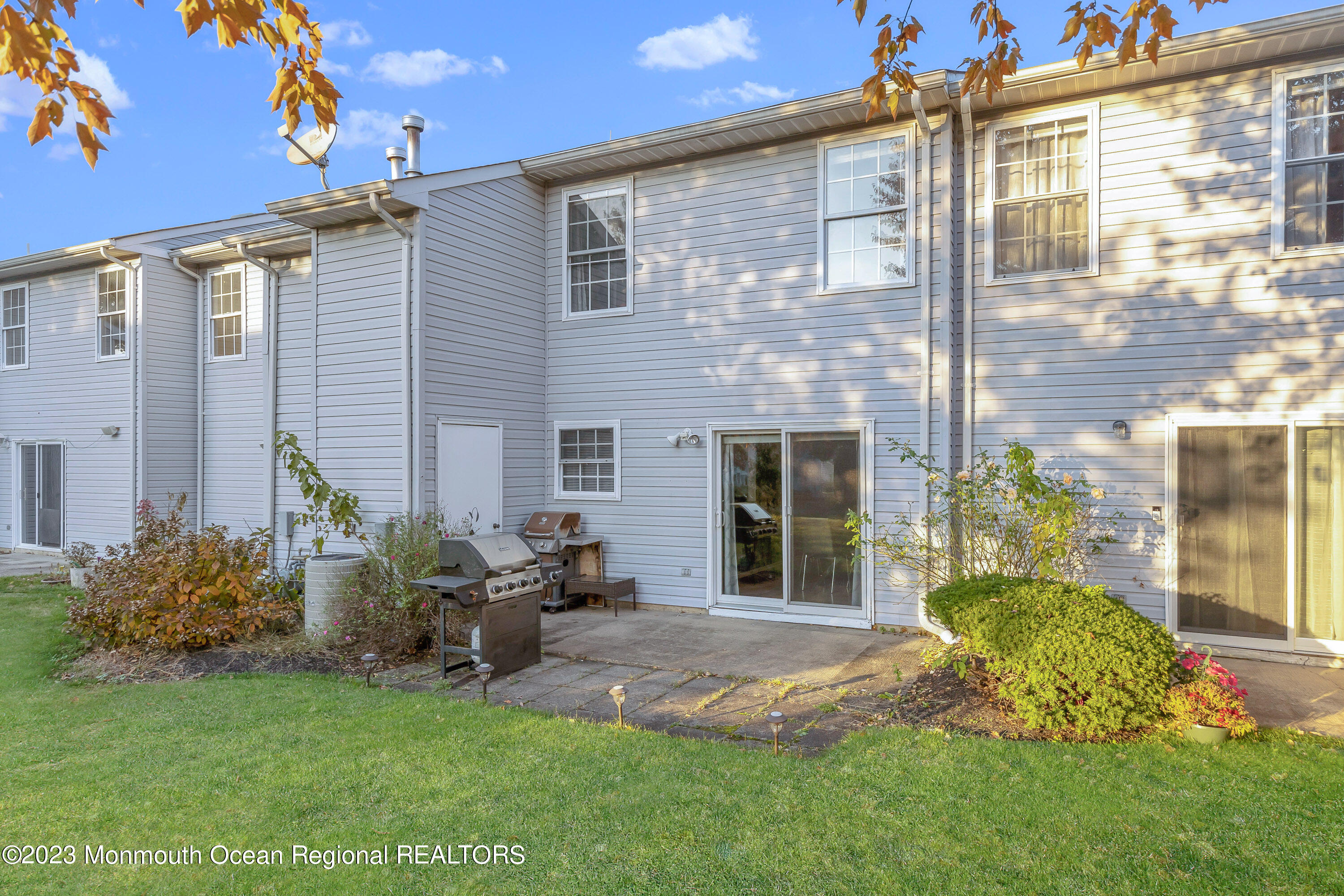 60 County Road, Unit J66 Cliffwood, NJ 07721 - Photo 15 of 18 Patio