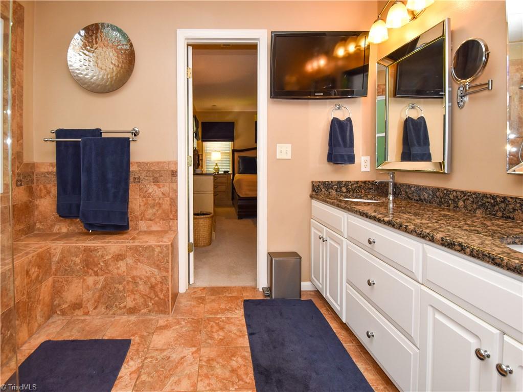 4017 Preswick Court High Point, NC 27265 - Photo 21 of 36