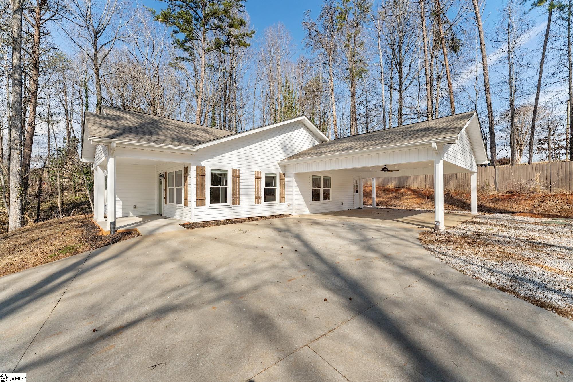 505 Hillside Drive Walhalla, SC 29691 - Photo 4 of 32