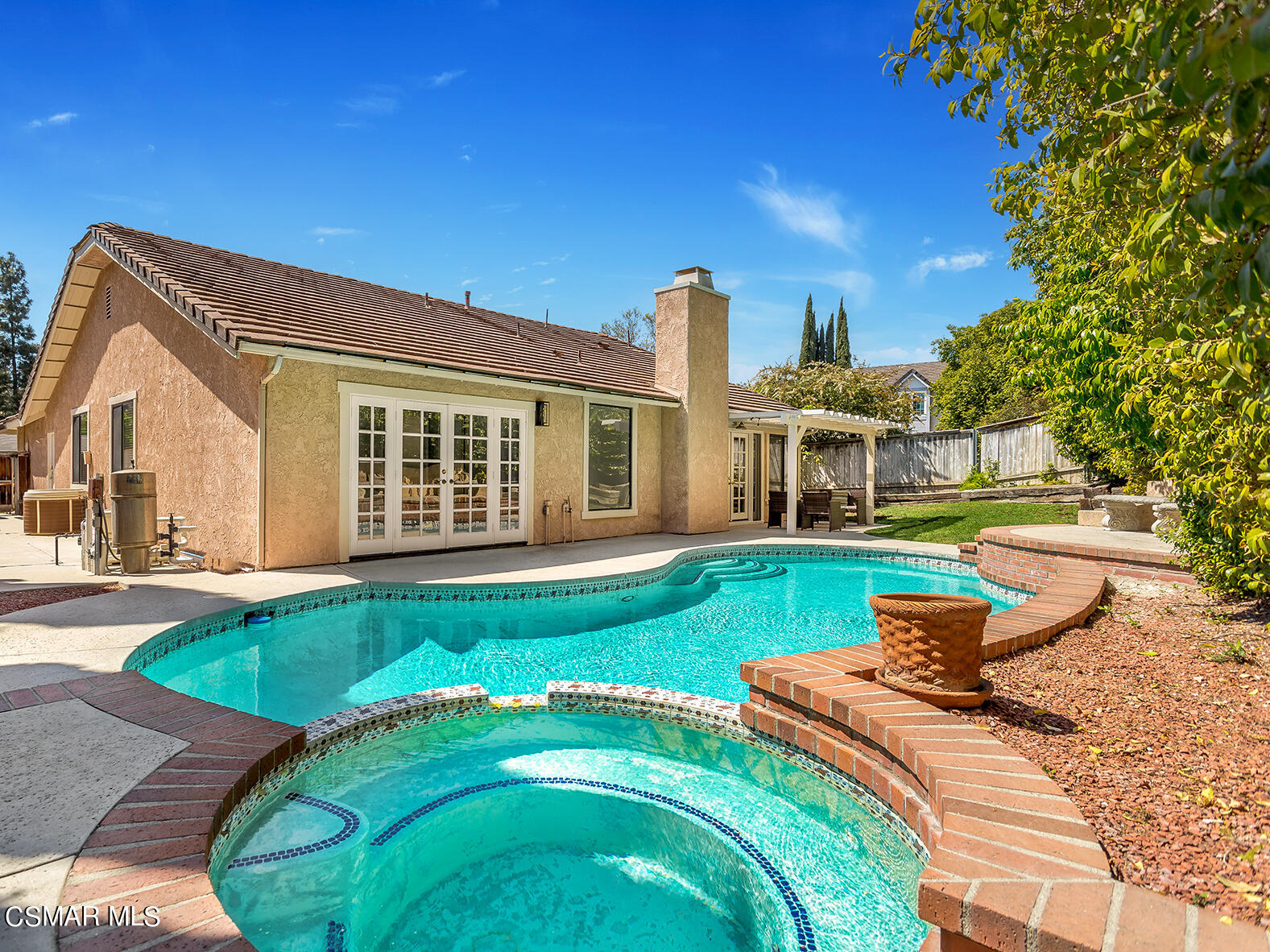 2978 Rikkard Drive Thousand Oaks, CA 91362 - Photo 17 of 21 a front view of a house with garden
