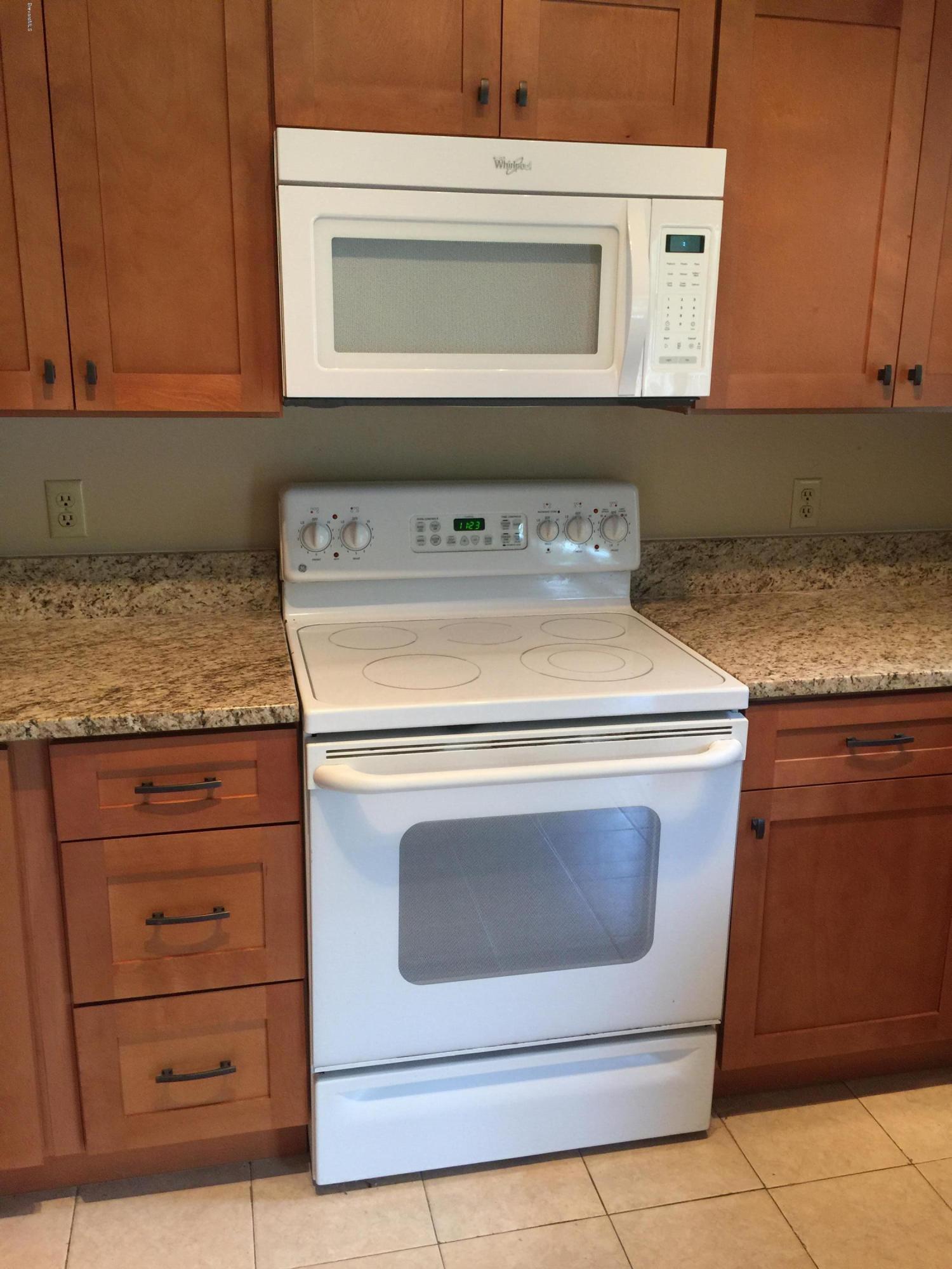 232 Tipton Road Southwest Palm Bay, FL 32908 - Photo 13 of 21 AWESOME!!