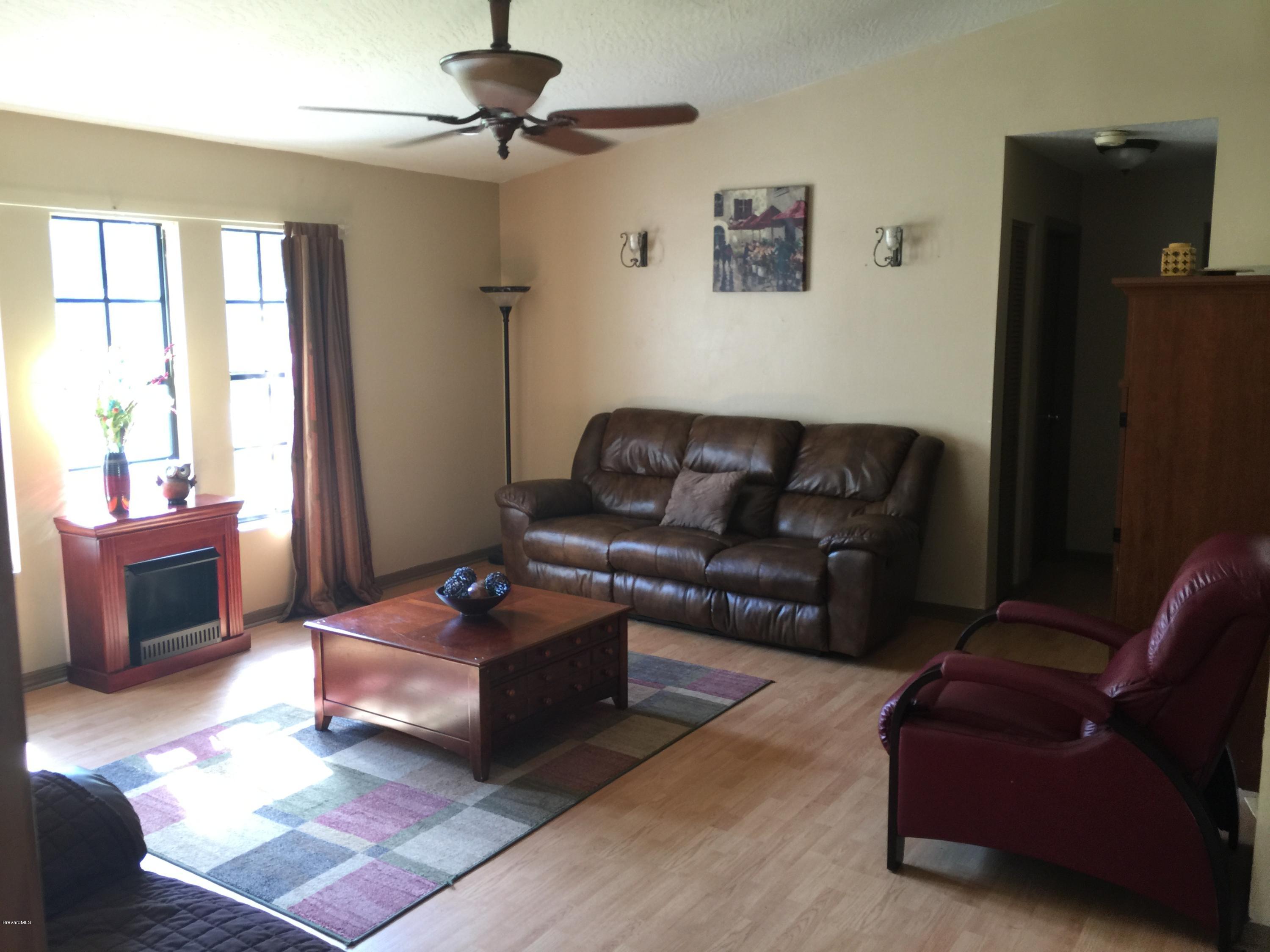 232 Tipton Road Southwest Palm Bay, FL 32908 - Photo 5 of 21 FAMILY ROOM