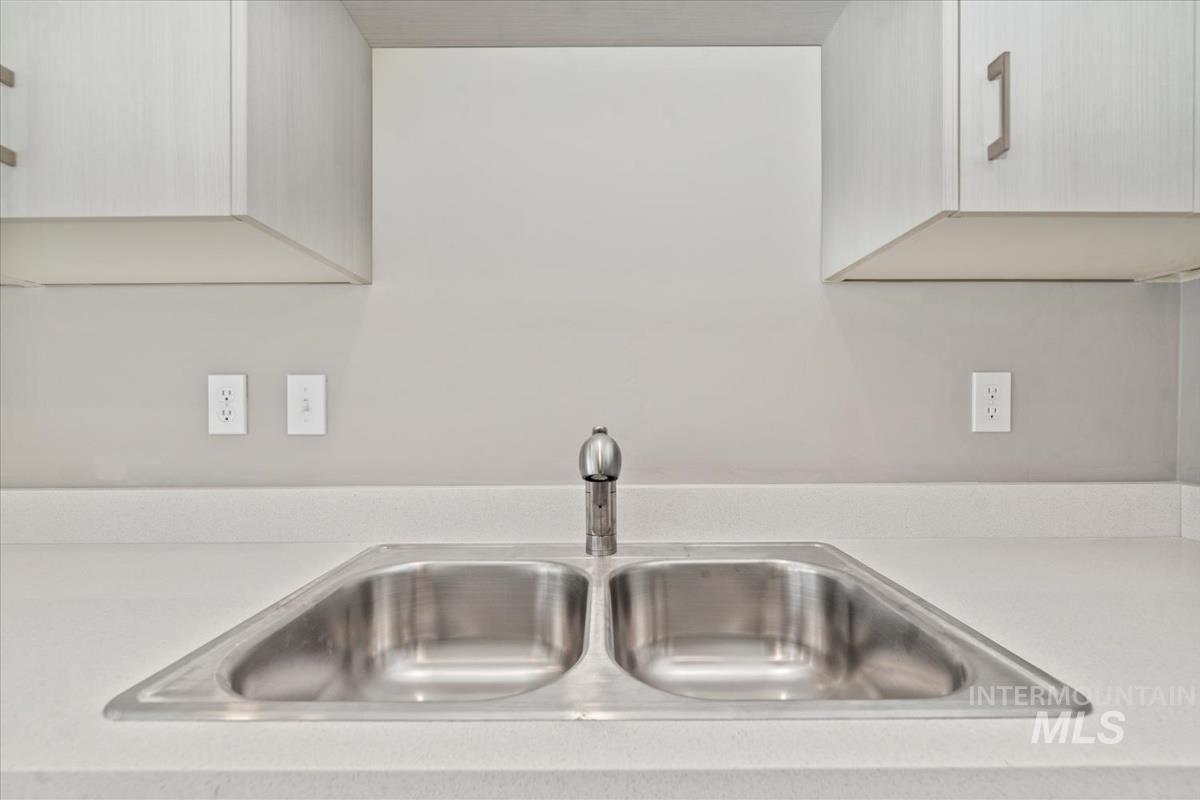 2791 West Palouse Street Boise, ID 83705 - Photo 22 of 26 Kitchen view of a sink