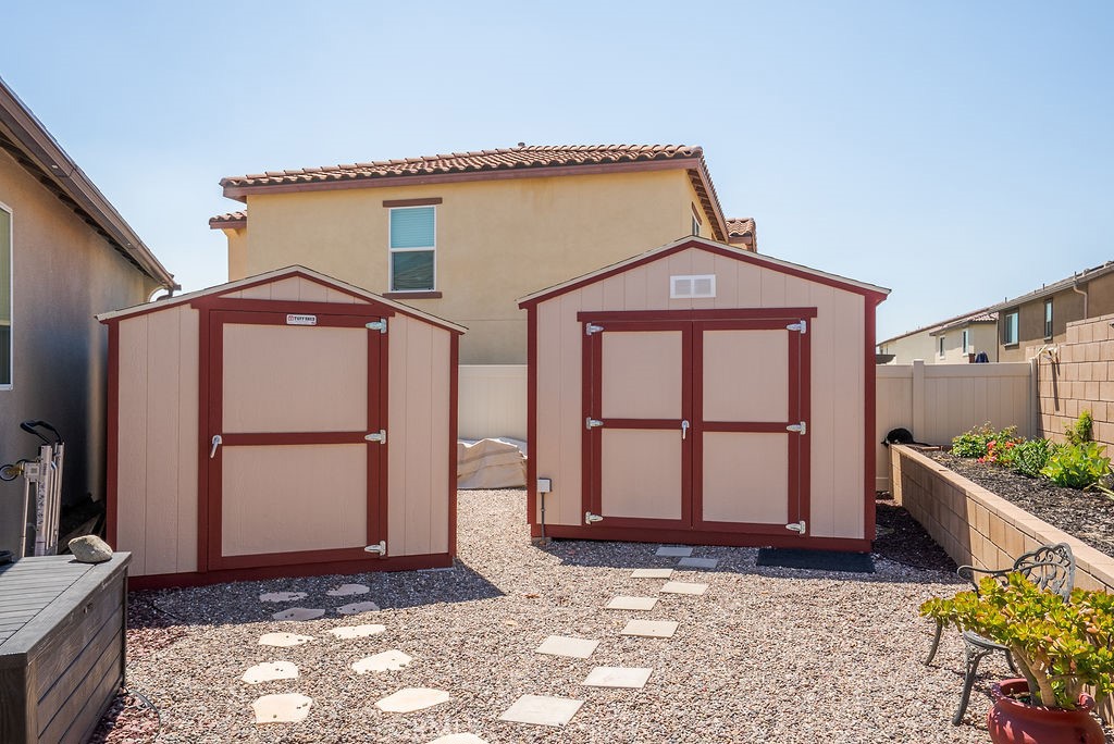 829 South Pine Avenue Rialto, CA 92376 - Photo 21 of 48 Multiple sheds and space for your gardening tools/ mowers.