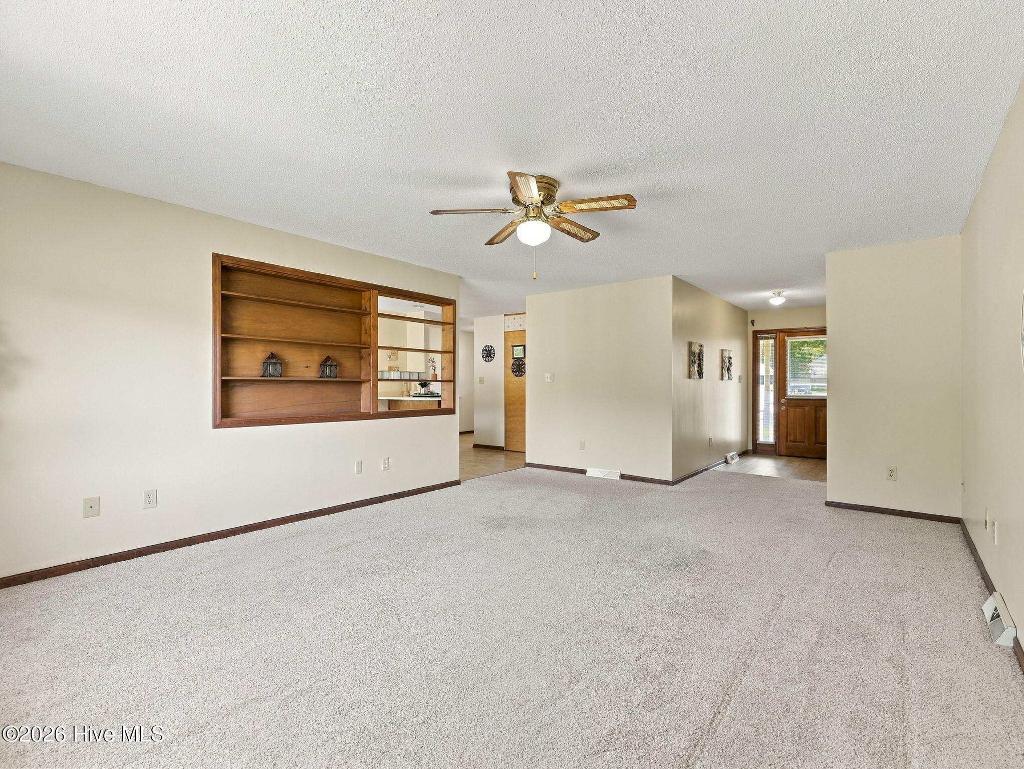 519 Edwards Road Jacksonville, NC 28540 - Photo 25 of 61 Oversized Living Room