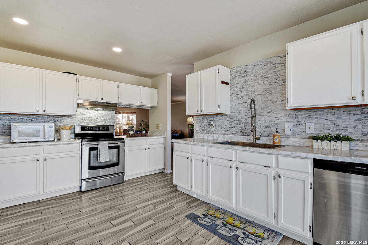 8414 Point Quail San Antonio, TX 78250 - Photo 12 of 27