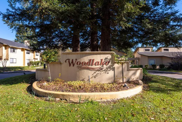 $375,000 | 2103 Woodlake Drive, Santa Rosa, CA 95405