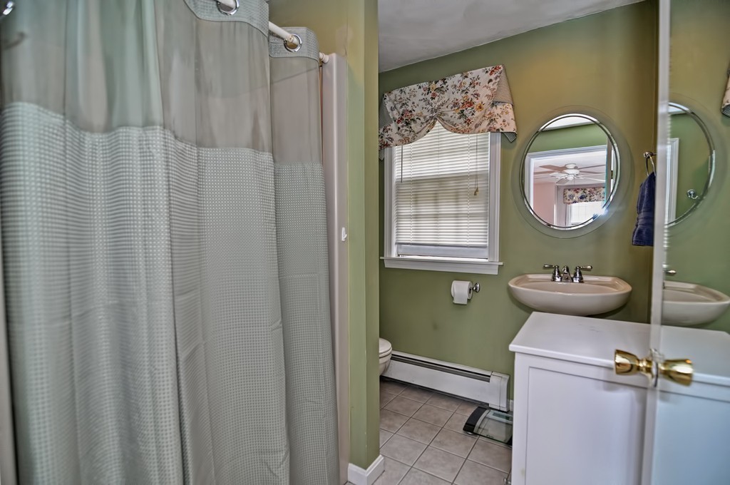 8 Summerfield Road Walpole, MA 02081 - Photo 17 of 30 Gallery Image 17