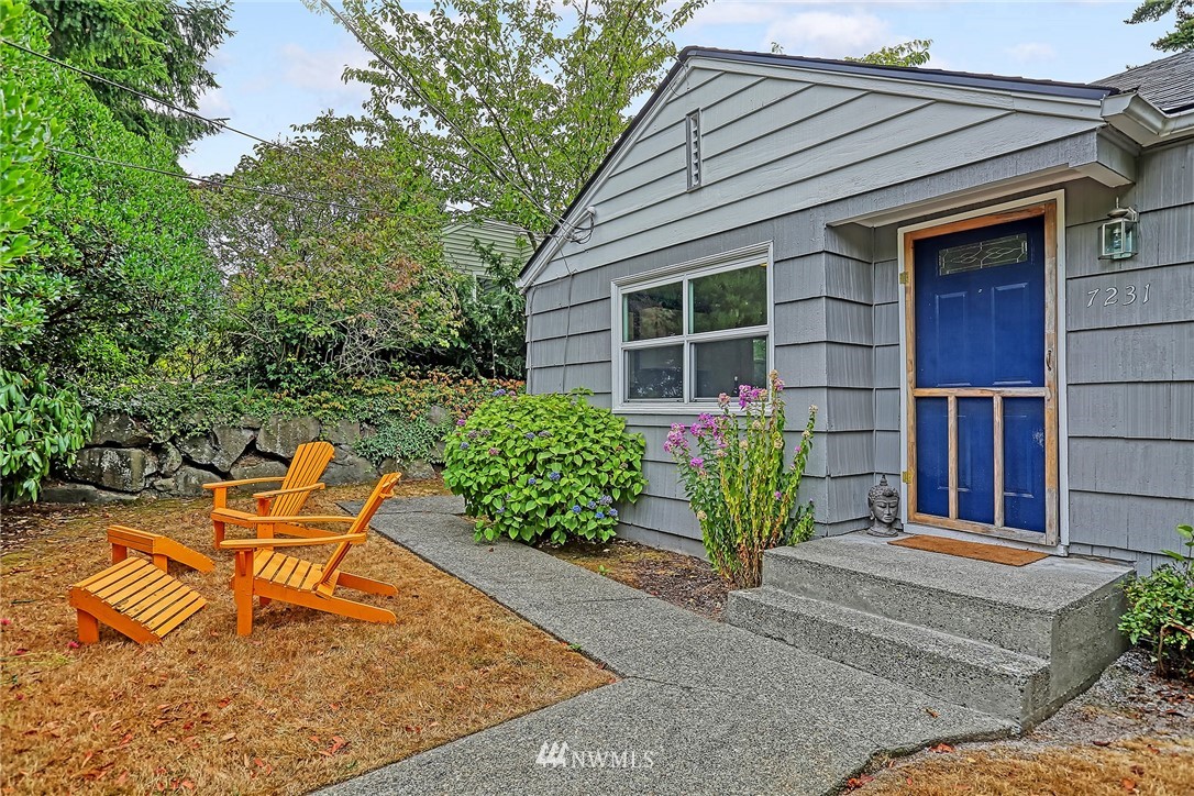 7231 16th Avenue Southwest Seattle, WA 98106 - Photo 2 of 18