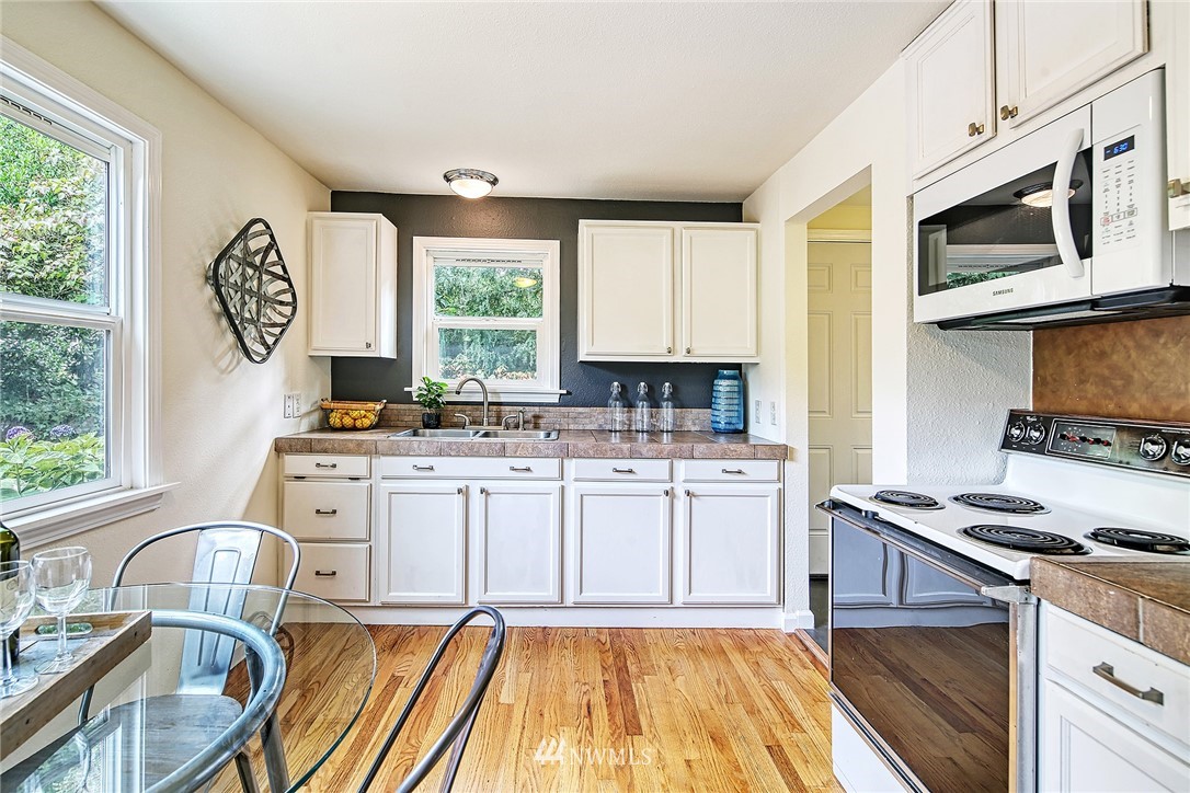 7231 16th Avenue Southwest Seattle, WA 98106 - Photo 12 of 18