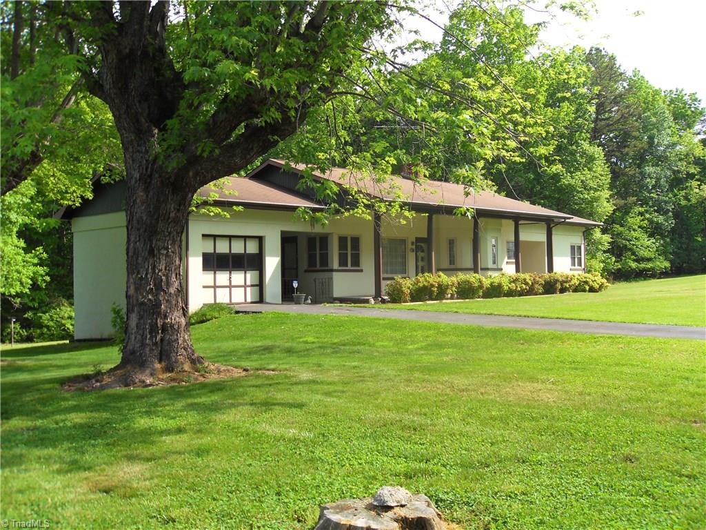 501 Cook Road Pilot Mountain, NC 27041 - Photo 4 of 20 Gallery Image 4