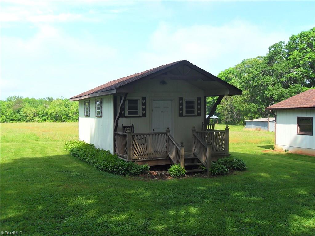 501 Cook Road Pilot Mountain, NC 27041 - Photo 8 of 20 Gallery Image 8