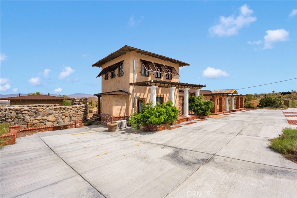 7985 Baker Road Lucerne Valley, CA 92356 - Photo 4 of 54