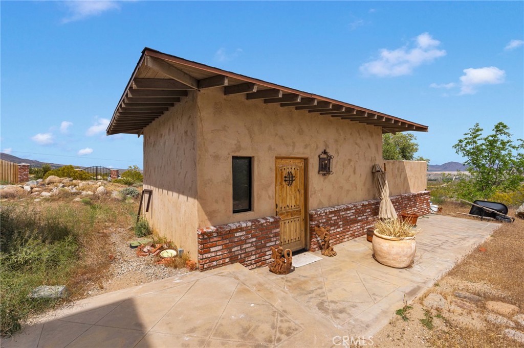 7985 Baker Road Lucerne Valley, CA 92356 - Photo 9 of 54