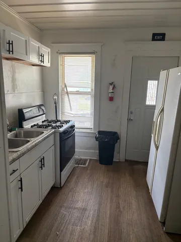 $135,000 | 247 West Merchant Street, Kankakee, IL 60901