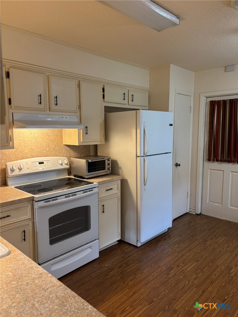 304 Rattan Drive Victoria, TX 77901 - Photo 15 of 17