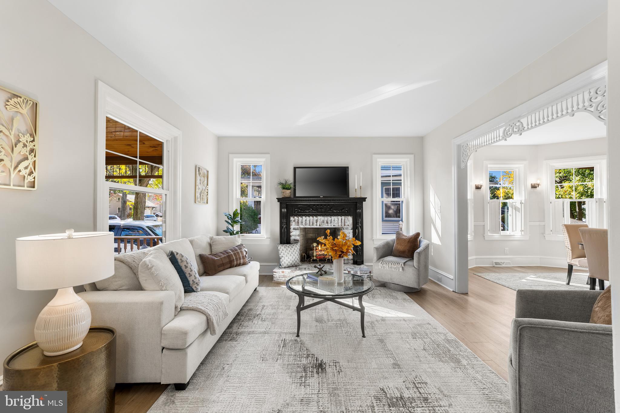 306 Midway Riverton, NJ 08077 - Photo 11 of 46 Formal living