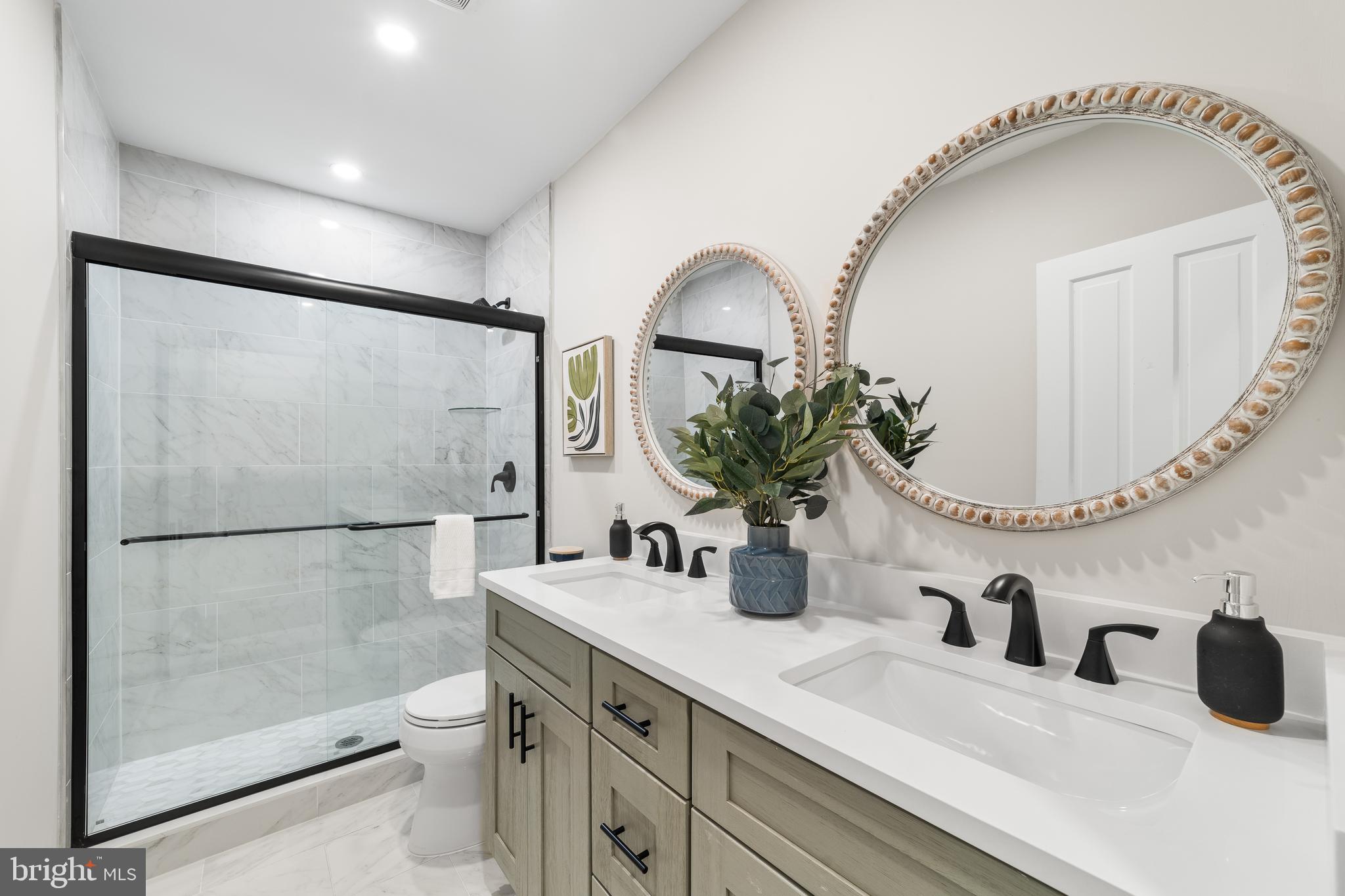 306 Midway Riverton, NJ 08077 - Photo 32 of 46 Primary bath