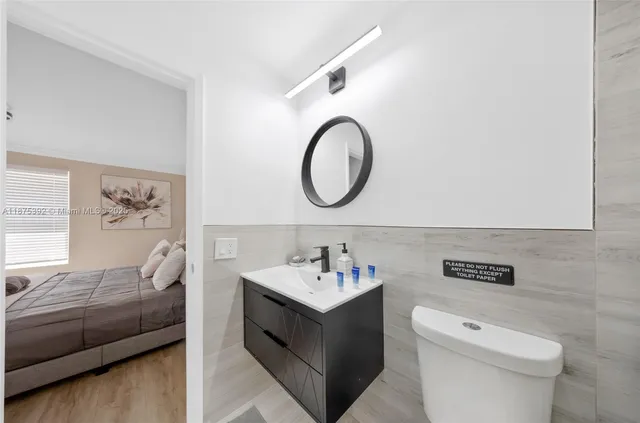 $8,000 | 5740 Northeast 19th Avenue, Fort Lauderdale, FL 33308