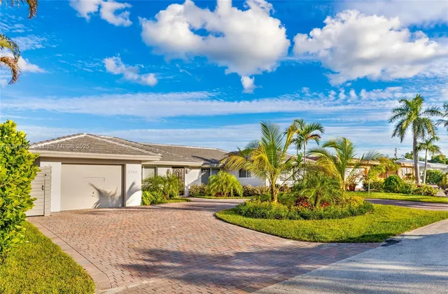 $8,000 | 5740 Northeast 19th Avenue, Fort Lauderdale, FL 33308