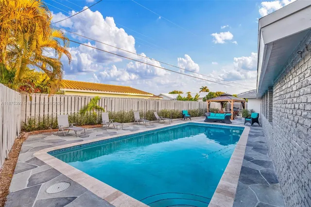 $8,000 | 5740 Northeast 19th Avenue, Fort Lauderdale, FL 33308