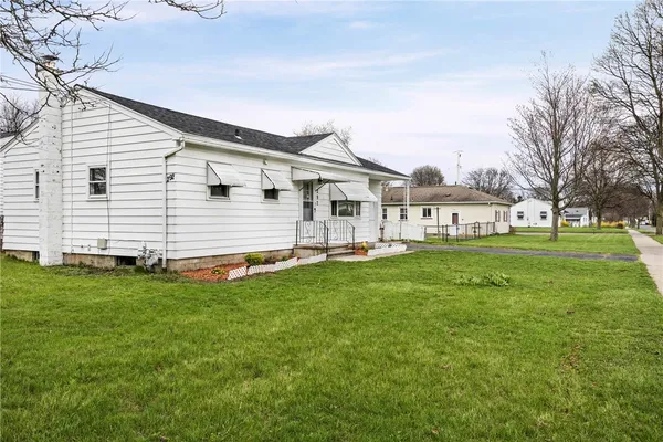 $179,000 | 292 Knapp Avenue, Irondequoit, NY 14609