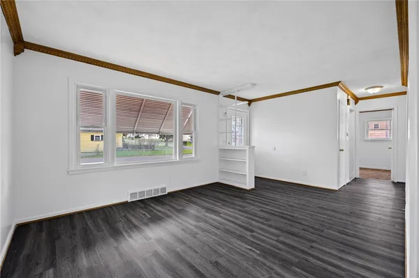 $179,000 | 292 Knapp Avenue, Irondequoit, NY 14609