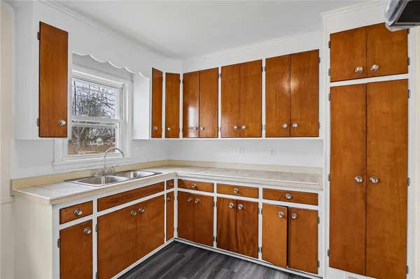 $179,000 | 292 Knapp Avenue, Irondequoit, NY 14609