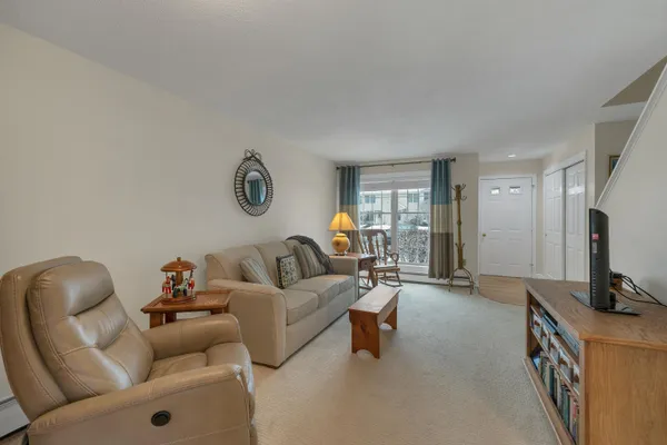 $279,900 | 79 Woodland Green, Unit 79, Rochester, NH 03868