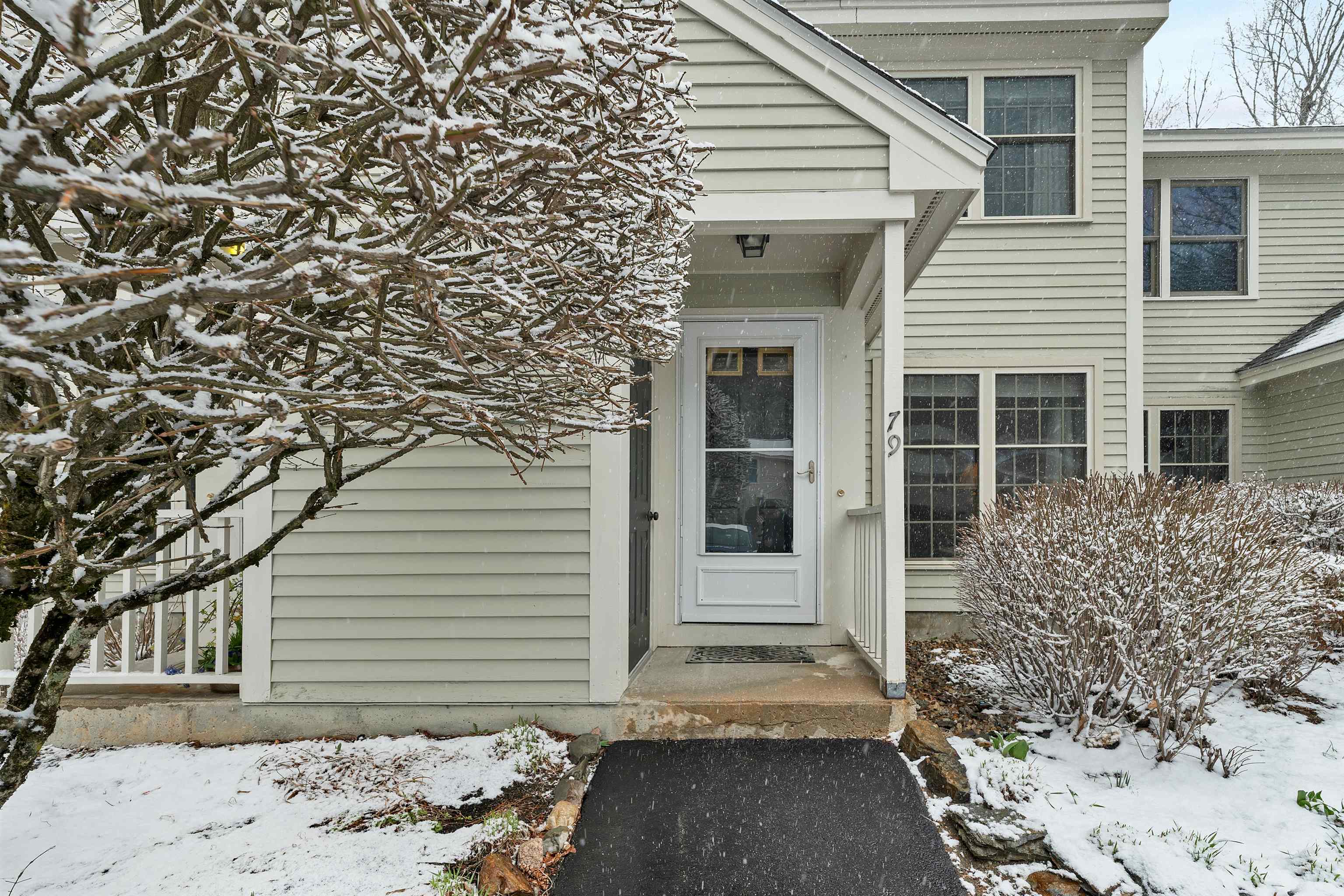 79 Woodland Green, Unit 79 Rochester, NH 03868 - Photo 2 of 22