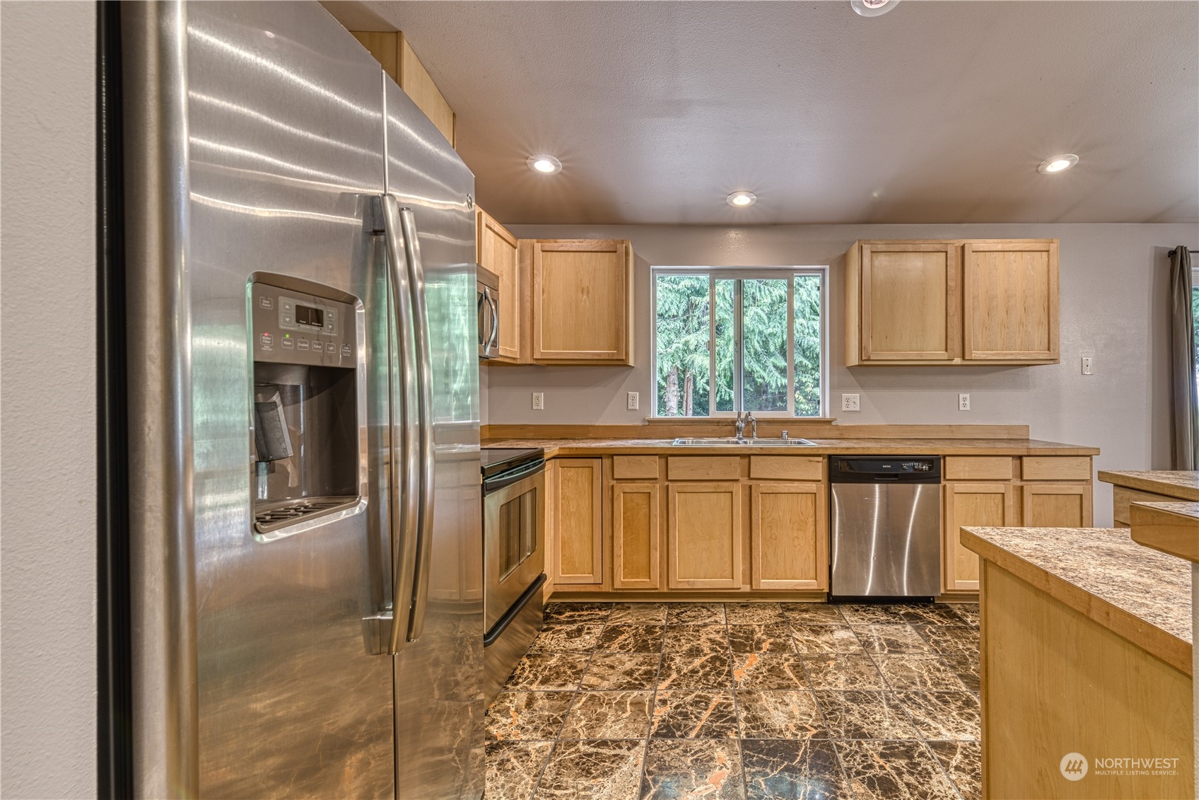 2709 Northeast Strand Road Bremerton, WA 98311 - Photo 13 of 28 Gallery Image 13
