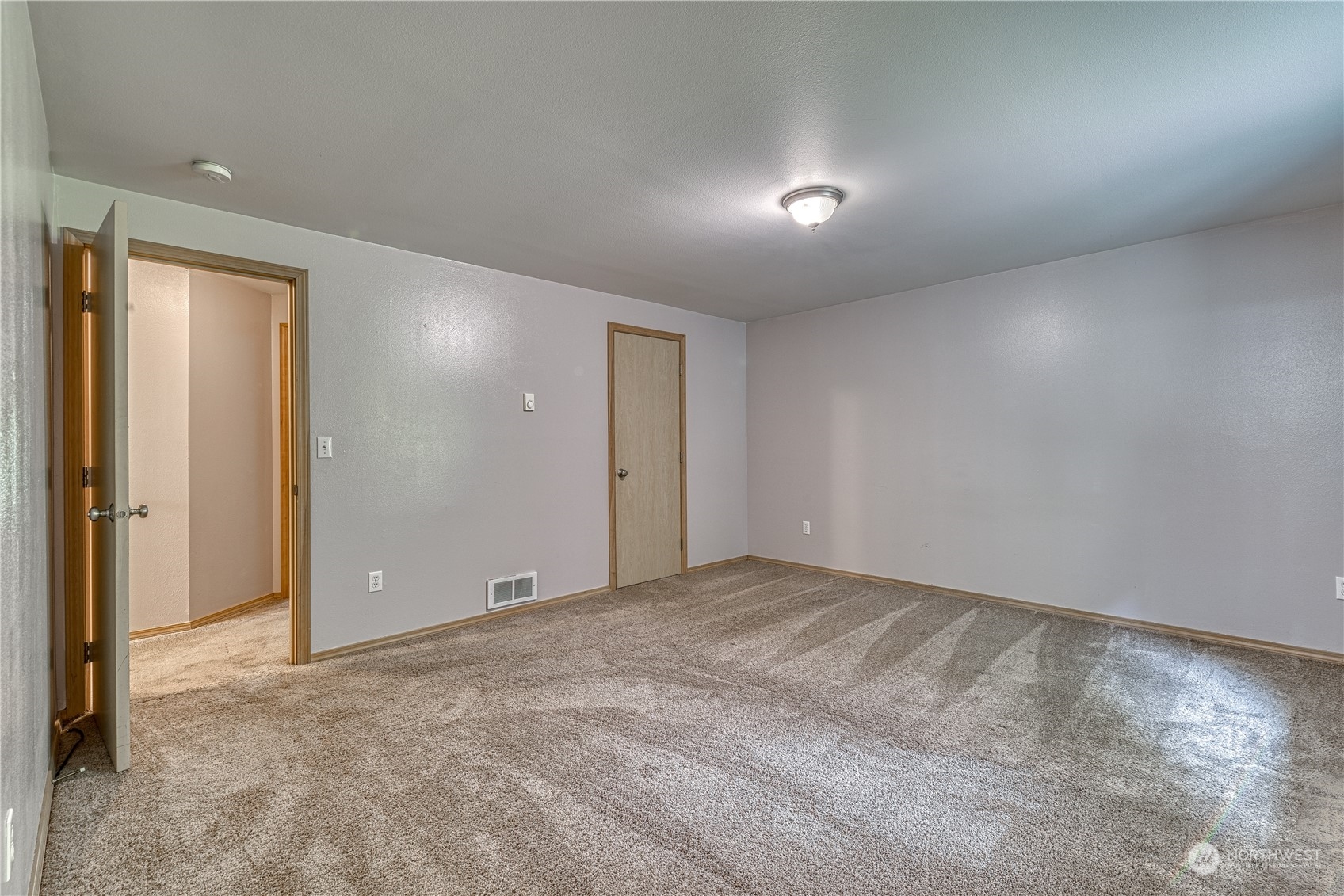 2709 Northeast Strand Road Bremerton, WA 98311 - Photo 21 of 28 Gallery Image 21