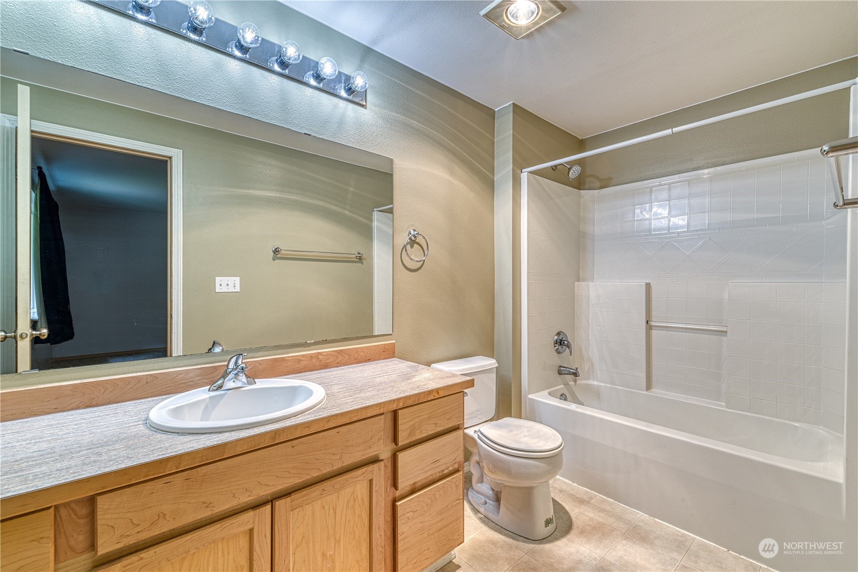 2709 Northeast Strand Road Bremerton, WA 98311 - Photo 22 of 28 Gallery Image 22