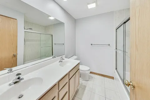 $385,000 | 4932 West Lawrence Avenue, Unit J, Chicago, IL 60630