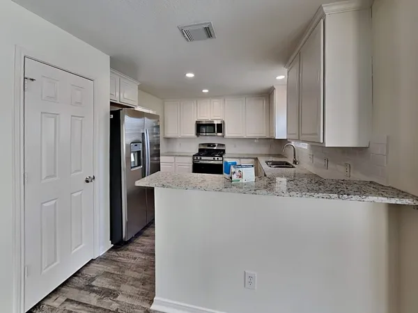 $2,235 | 6330 Big Oak Canyon Drive, Richmond, TX 77469