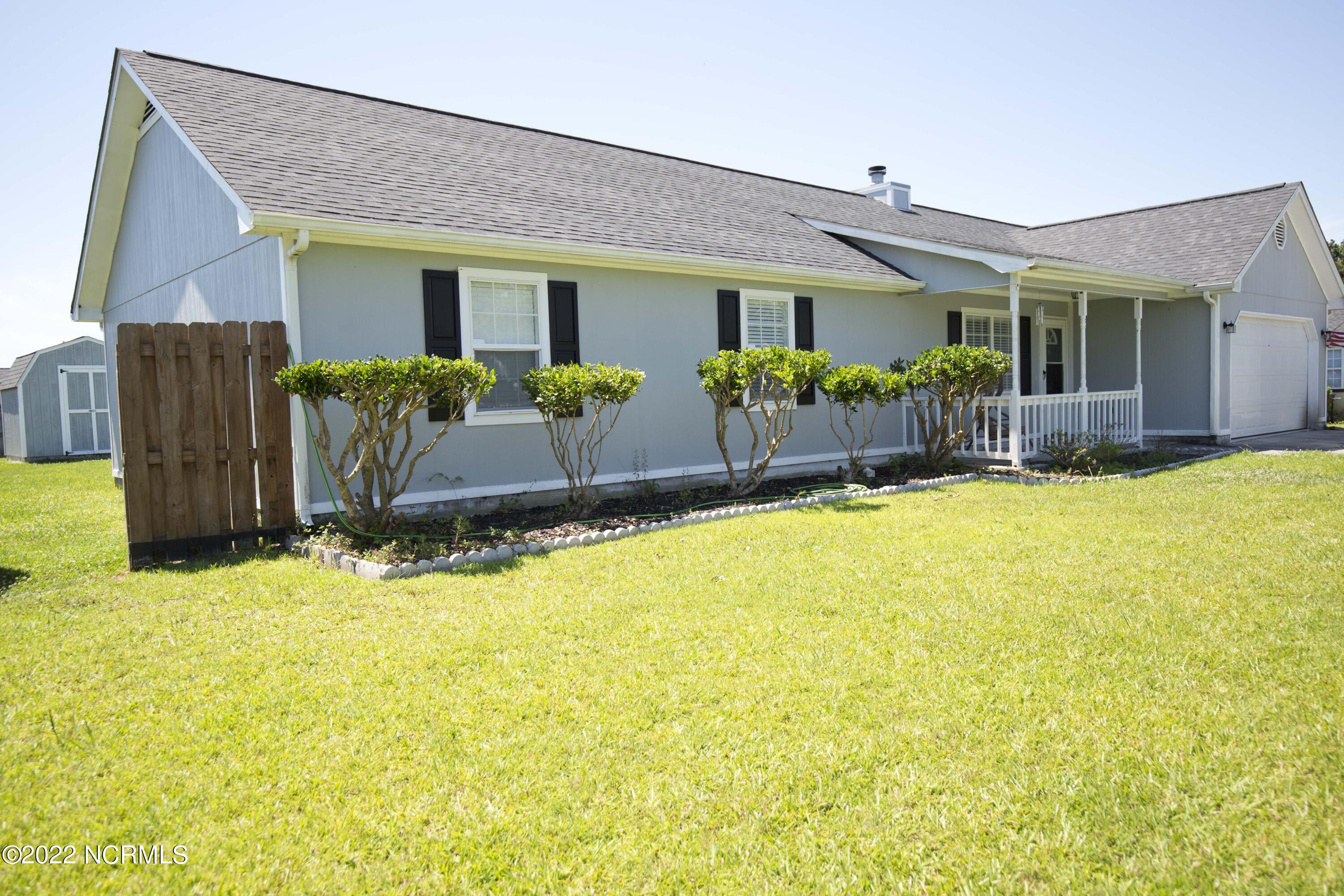 289 Parnell Road Hubert, NC 28539 - Photo 1 of 18 Front View
