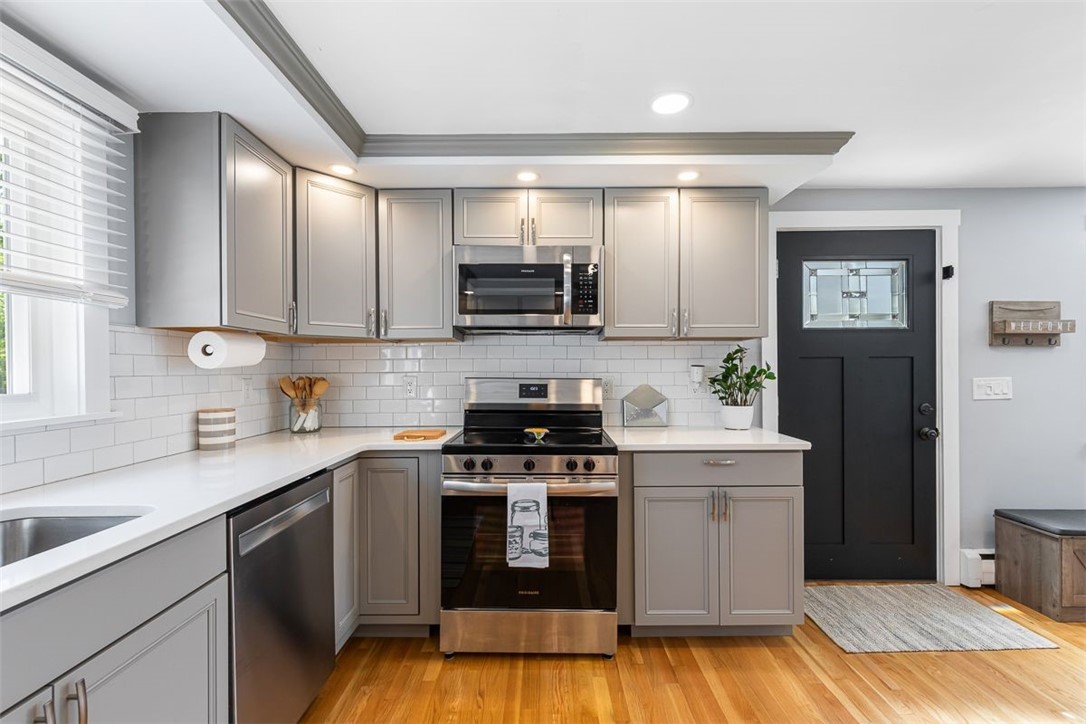 12 Highview Avenue Warren, RI 02885 - Photo 11 of 47