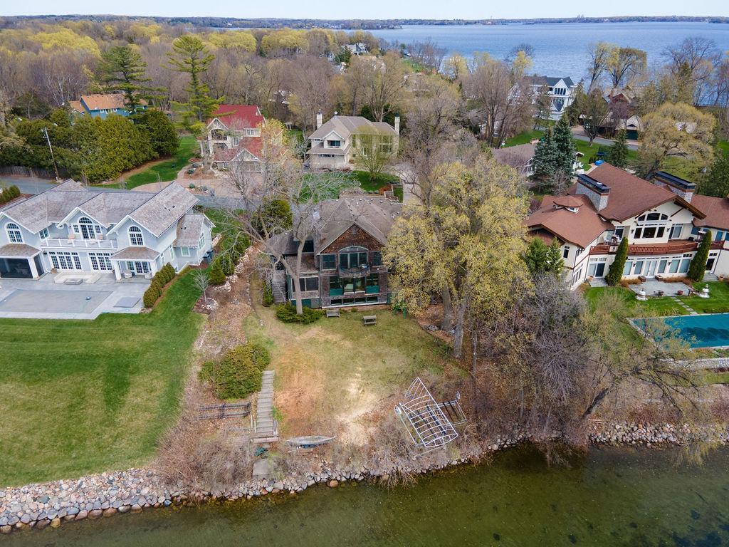 2322 Huntington Point Road West Wayzata, MN 55391 - Photo 2 of 7