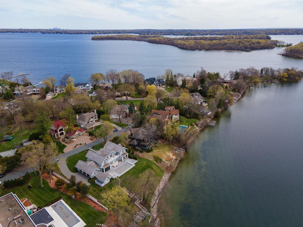 2322 Huntington Point Road West Wayzata, MN 55391 - Photo 5 of 7